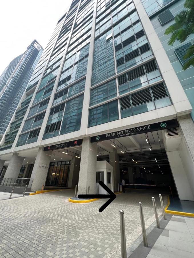 La Palazzo - Across Uptown Mall & Grand Hyatt Bgc Тагиг Экстерьер фото