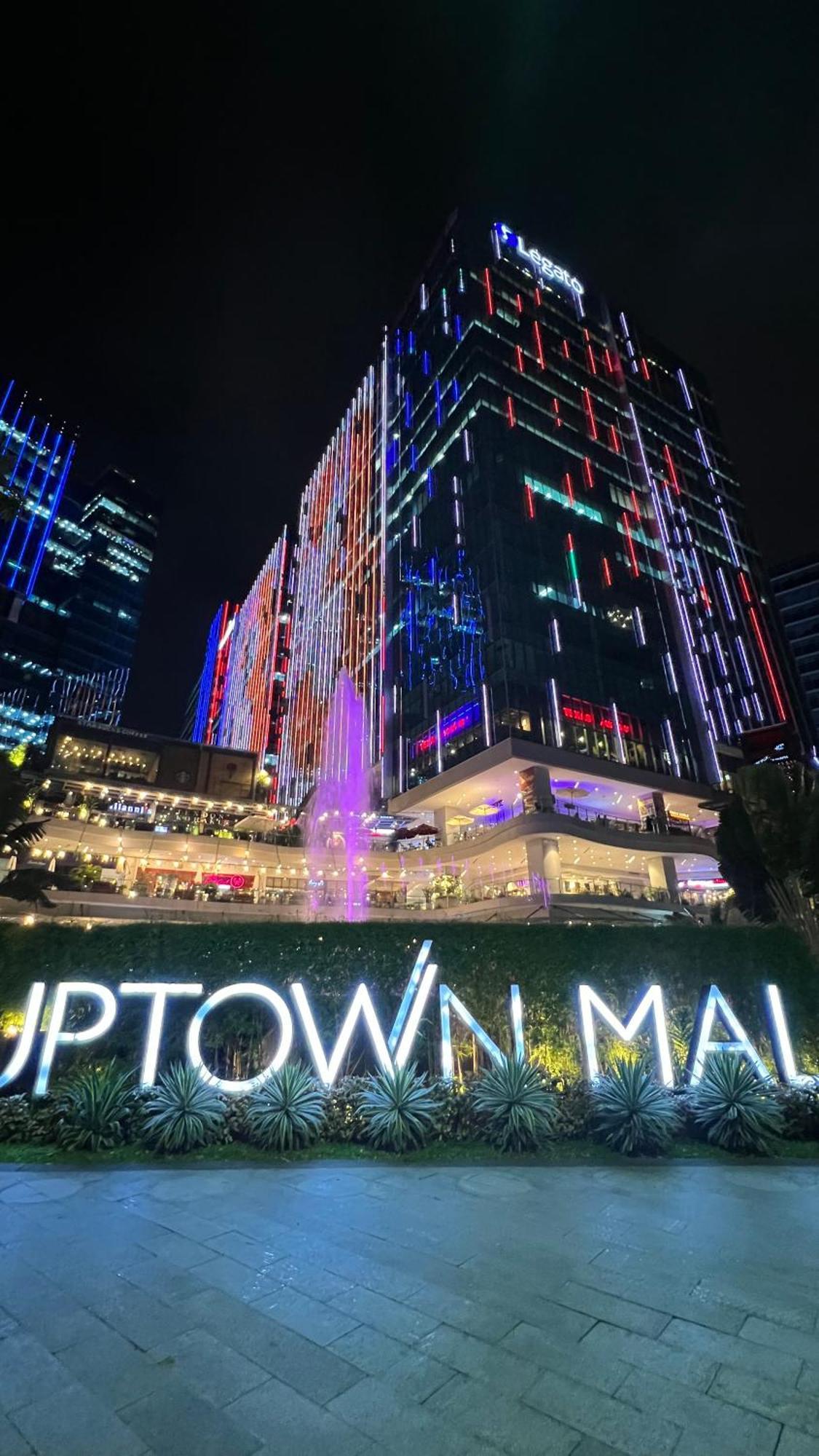 La Palazzo - Across Uptown Mall & Grand Hyatt Bgc Тагиг Экстерьер фото